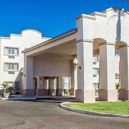 Baymont By Wyndham Safford Hotel Exterior foto