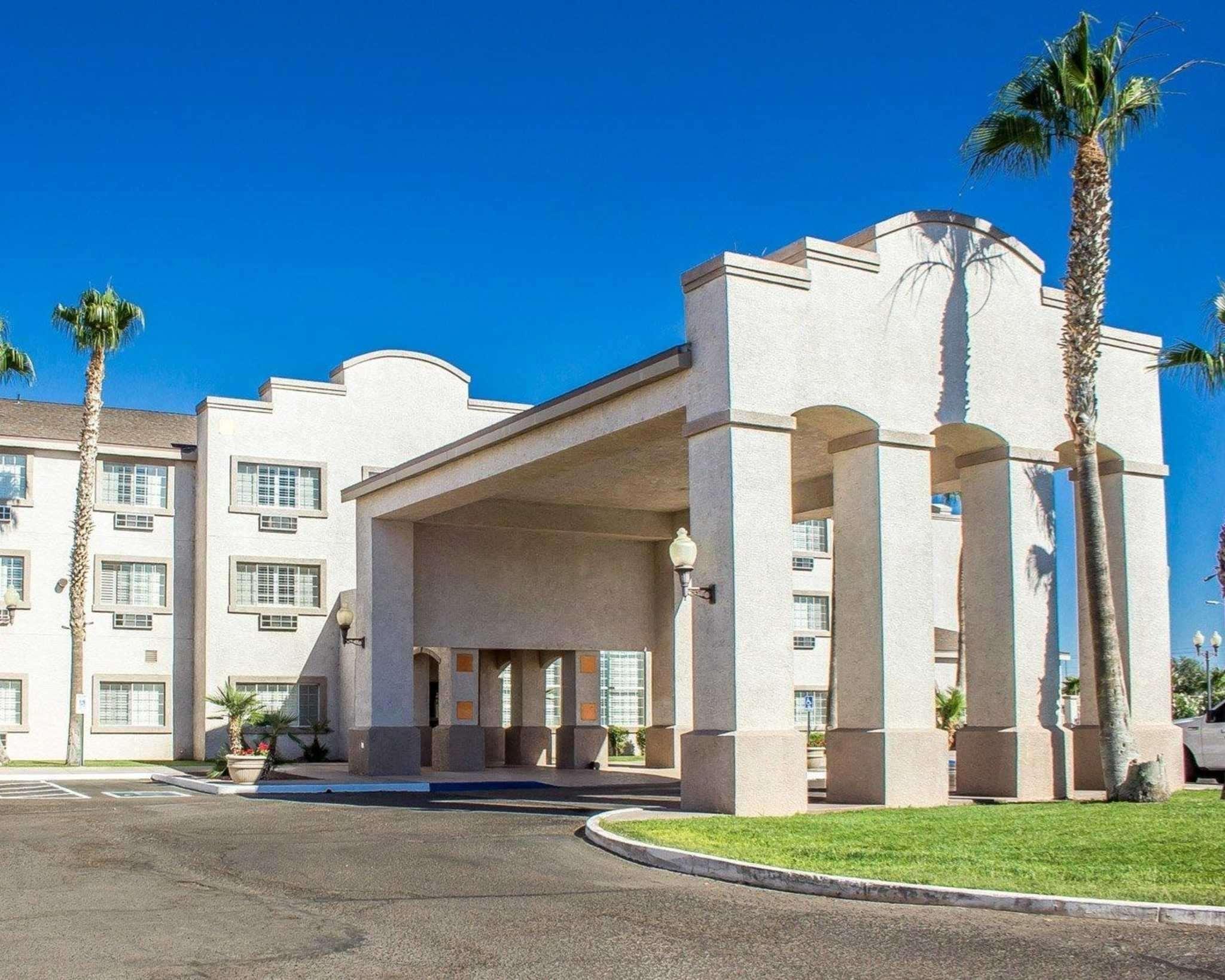 Baymont By Wyndham Safford Hotel Exterior foto
